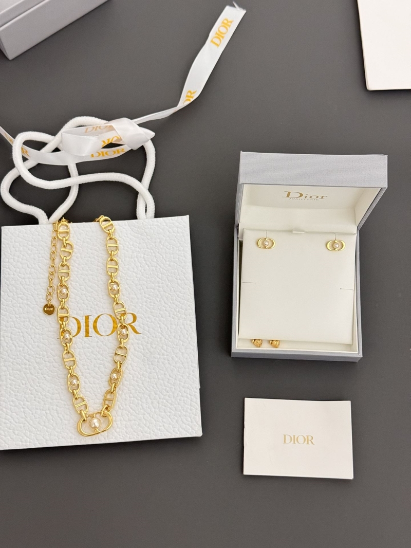 chr1st1an D10r necklaces